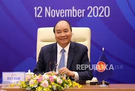 Amoureux de l'exploration, de la nature, du voyage, de l'hôtellerie, de la cuisine et de nouveauté. Ktt Asean Ke 37 Dibuka Republika Online