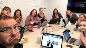 Melissa Neill (@melissa_neill)