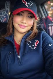 YOU HAVE ONE HOUR TO THROW A FOOTBALL WITH ANY PLAYER FROM TEXANS HISTORY.  WHO DO YOU CHOOSE?