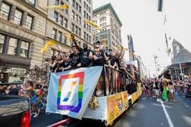 The highlight is the pride parade (regenbogenparade), which will pass along ringstrasse the for the 25th time. Bunt Wie Der Regenbogen Deutsche Bank