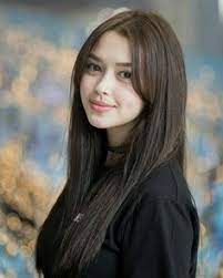 She got into the industry at the age of 14 because her mom's friend is close with p'dtuk janjira (the producer of duang malee manee jun production). 22 Patricia Good Ideas Patricia Actresses Traditional Dresses