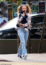 Among the topics covered are: Amanda Seyfried Starts Filming New Indie Drama Film A Mouthful Of Air Drama Film Amanda Seyfried Indie