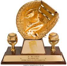 The most gold gloves ever won by one player is 18 by pitcher greg maddux.he won 13 consecutive awards from 1990 to 2002, all in the national league. 1967 Wes Parker Gold Glove Award Baseball Collectibles Others Lot 80043 Heritage Auctions