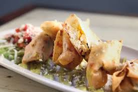We love beef tacos, vegan tacos, fish tacos, and chicken tacos. Mission Taco Joint Keeps The Loop Spicy Restaurant Reviews Stltoday Com