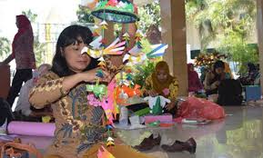 Realis minimalis menjadi trend karya pelukis muda. Kreatif Adalah Pengertian Aspek Ciri Sifat Dan Contoh