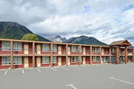 Enjoy a satisfying meal at hill top serving guests of canadas best value inn and suites woodstock. Canadas Best Value Inn Suites Fernie 54 Photos Hotels 401 Crowsnest Highway Fernie Bc Phone Number Yelp