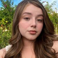 Valeria Servin's Instagram, Twitter & Facebook