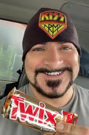 George would go for Twix. TWIIIIIX!