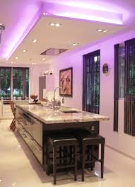 Cuisine Contemporaine Avec Ilot Centrale De 5m Cuisine Contemporaine Deco Du Monde Decoration Interieure