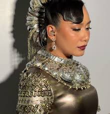 Throwing a fit. , Gorgeous gorgeous people who made this possible: , Makeup  @adikzwan , Hair @codychua , Stylist @tymfatimah , Dress @hautecouturebyri  @faizuluziaf