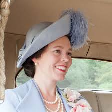 Königin Olivia Colman: Neue Fotos zeigen die Schauspielerin als Queen  Elizabeth II.