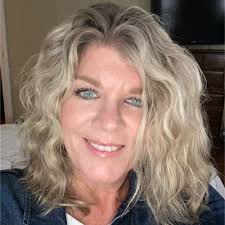 Today is bittersweet as it marks my last day as Internal Communications  Manager at Massachusetts Eye and Ear, Mass General Brigham! I've loved my  time here over the last 2+ years, especially