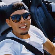 Travis Stone (@travidoi_st) • Instagram photos and videos