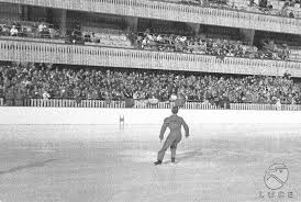 Dallo stadio meazza al palasharp di milano, fino allo stadio olimpico del ghiaccio di cortina, tutte le strutture e le località che ospiteranno la venticinquesima edizione dei giochi olimpici invernali. Un Atleta Si Esibisce In Gara Le Tribune Dello Stadio Olimpico Di Cortina Sono Gremite Archivio Storico Istituto Luce
