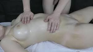 Сын Делать Массаж Масло Красивая Испанская Мама Мачеха Большие Огромные  Сиськи Шикарная Грудь Оргазм - XNXX.COM