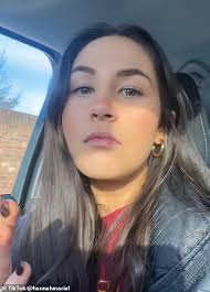 High school English teacher lets rip as she reveals technology has crippled  her classroom in unfiltered exit video