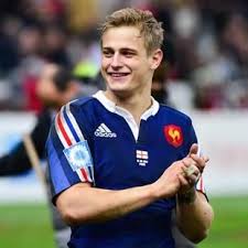 A la 51ème minute, placé sur l'aile droite, adnan januzaj a repiqué vers le centre pour s'ouvrir l'angle du but. France Angleterre 26 24 Un Homme Dans Le Match Jules Plisson Pas Parfait Mais Heureux Jules Plisson France Angleterre Joueur De Rugby