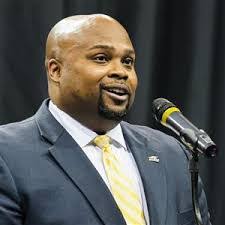 Eric Hirzel's Instagram, Twitter & Facebook