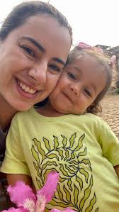 Minha pequena! Vendo e descobrindo o mundo através dos seus olhos ✨💖