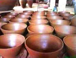 Contoh kerajinan tanah liat diantaranya seperti : Pengertian Jenis Contoh Dan Fungsi Kerajinan Bahan Lunak Alami Dan Buatan Ilmucerdasku