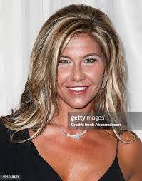 Shannon Leroux's Instagram, Twitter & Facebook