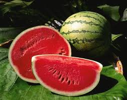 Watermelon Is Best During The Summer As It Will Be Soft Sweet And Juicy And Its Contains About 6 Sugar And 92 Water By Fruits Et Legumes Fruits Alimentation