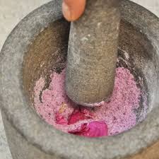 Rosenblutenzucker Rezept Getrocknete Rosenbluten Diy Geschenke Aus Der Kuche Getrocknete Rosenblatter