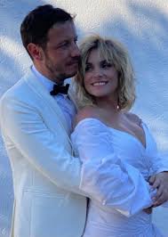 Maybe you would like to learn more about one of these? Eleonwra Zoyganelh O Gamos Stis Spetses Kai To Nyfiko Poy Epele3e Eikones Life Ant1 News