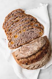 Pan De Masa Madre Con Pasas Rubias Nueces Y 20 Harina Integral Cravings Journal Pan De Masa Madre Masa Madre Pan De Dulce