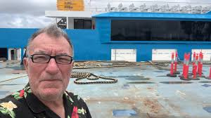 Went and had a good look at the new barge, a very impressive boat. Should  be up