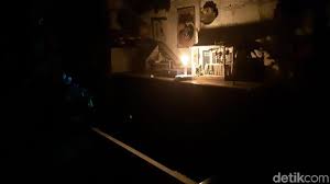 Masyarakat lebih sering menyebutnya sebagai mati lampu atau mati listrik. Seluruh Sri Lanka Mati Lampu Selama 7 Jam Timlo Net