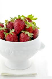 Pin By Tineke On F R U I T S R O U G E S Strawberry Strawberry Summer Summer Fruit