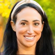 Isabelle Adams's Instagram, Twitter & Facebook