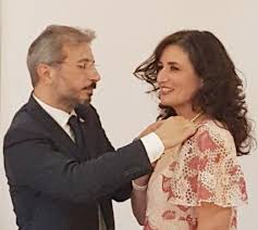 Per i momenti speciali, da profilo junior puoi scegliere look completi di qualità raffinata e curati nelle rifiniture e nei dettagli. Marisa Giunta E Il Neo Presidente Del Lions Club Di Modica Radio Rtm Modica