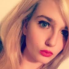 Priscilla Henry (@priscou_h)