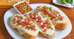 Tradicionales molletes mexicanos