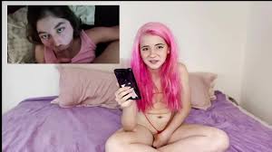 Pendejita reaccion a porno Amateur - XNXX.COM
