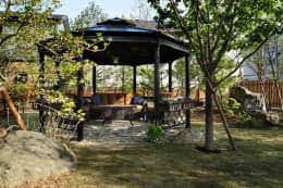 東屋やパーゴラの特徴とメリットとは homify ガゼボ パーゴラ 子供の庭