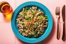 Spatzle Mit Hack Und Rostzwiebeln Rezept Hellofresh Rezept In 2020 Rostzwiebeln Spatzle Eierspatzle Rezept