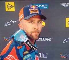 YEAH! Eli wins his heat race at A2. Looked solid and all business. He  didn't break a smile in the post heat interview. Things getting serious now.