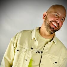 Lloyd Butler's Instagram, Twitter & Facebook