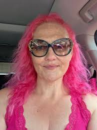 Ashley Guisinger's Instagram, Twitter & Facebook