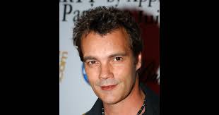 Accélération & neutra prod eteins la lumière (axel bauer/axel bauer) ed. Axel Bauer Actus Photos Videos Biographie Purepeople