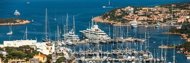 With 35 miles of glorious coastline along sardinia's northern shore, costa smerelda (or emerald coast) was created as a getaway for the rich and famous by prince karin aga khan iv in the early 1960s. Tipps Und Exklusive Unterkunfte Fur Urlaub An Der Costa Smeralda