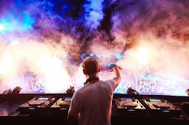 Avicii On Instagram What An Opening Party Last Night Great To Be Back At Ibiza And Ushuaia For My Last Residency In 2020 Avicii Avicii Concert Dj