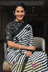 Amyra dastur enticing look in denim. Amyra Dastur New Images Amyra Dastur Galleries Hd Images