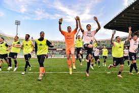 Da oggi cambia l'assetto societario con l'uscita di scena dell'ex socio tony di piazza che diventa un creditore del club per avere esercitato. Palermo Da Zero A Tre Milioni Di Euro Che Balzo Per La Rosa Dei Rosa Calcio Rosanero