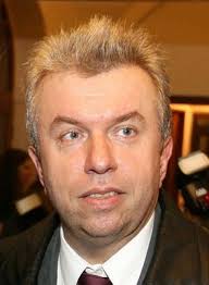 Na svém kontě má více než čtyřicet jedna nahraných kompaktních disků světového houslového repertoáru. Jaroslav Sveceny Po Vazne Nemoci Hleda Novou Lasku Ahaonline Cz
