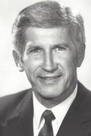 Carolyn Marek's Instagram, Twitter & Facebook