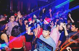 When a golden opportunity presents itself, he flees from his unglamorous alleys. Kuala Lumpur Nightlife Bar Club Guide 21 12 17